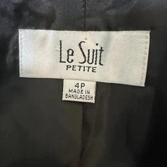 Le suit Women’s black lined blazer 3 button pleated Jacket Career Sz 2 Petite - Picture 6 of 7